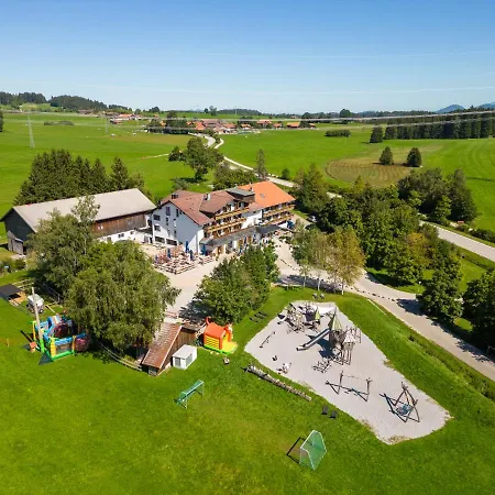 Loewen 3*