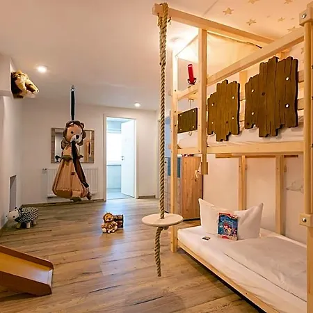 Loewen Hotel 3*