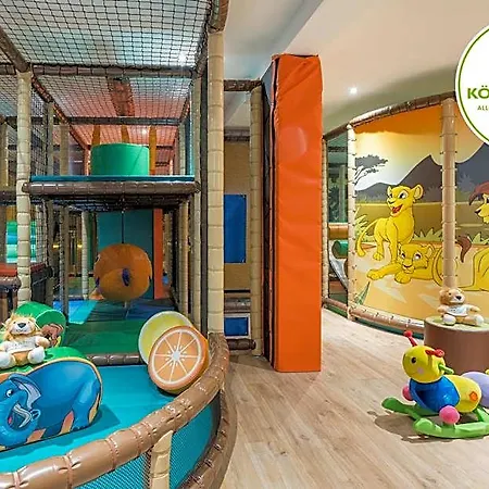 Loewen Hotel 3*