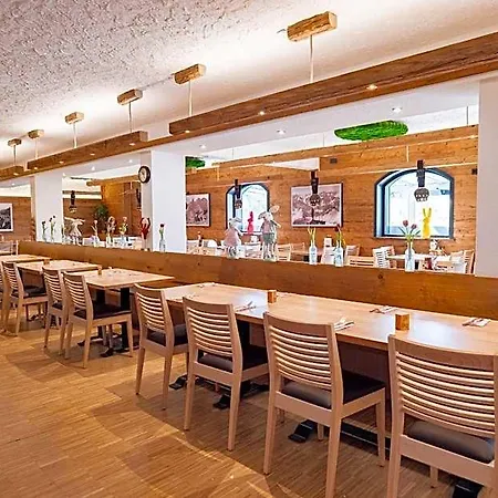 Loewen Hotel 3*